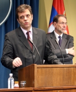 On hoće opet da bude vlastan On hoće opet da bude vlastan